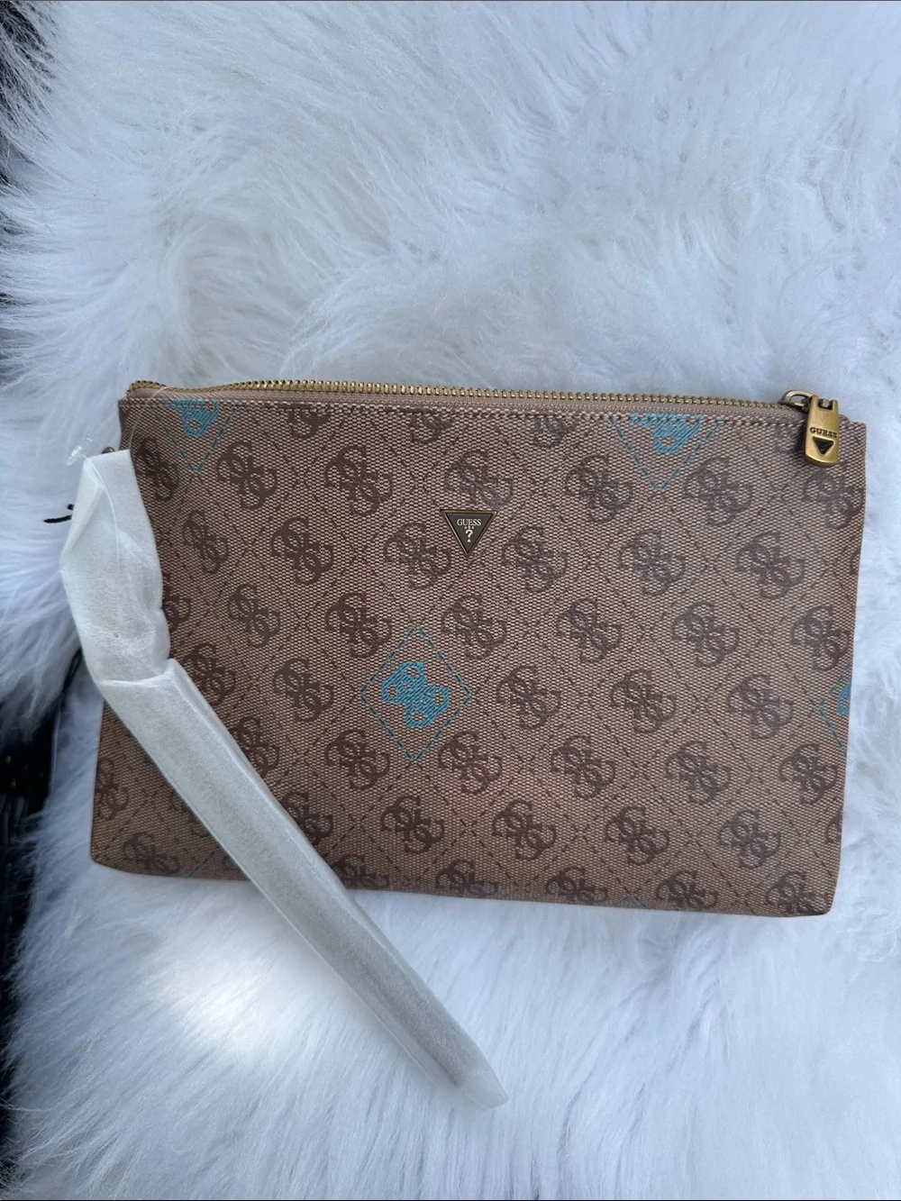 Guess signature monogram
